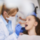 Primera visita al dentista en la adolescencia