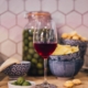 Copa de vino tinto - efecto del alcohol en implantes y blanqueamiento dental